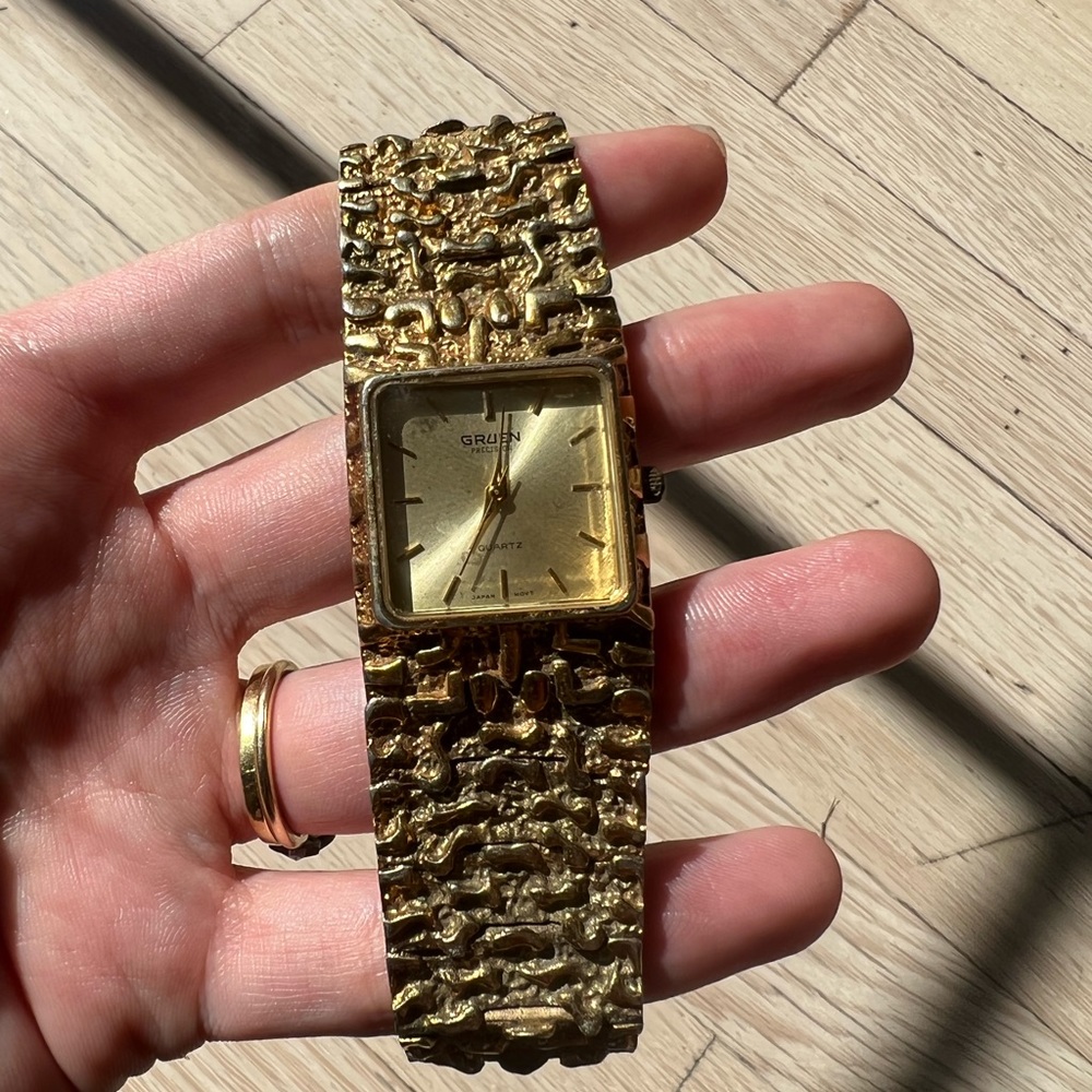Vintage Gruen Women’s Gold Tone Nugget Quartz Watch Art Deco Style
